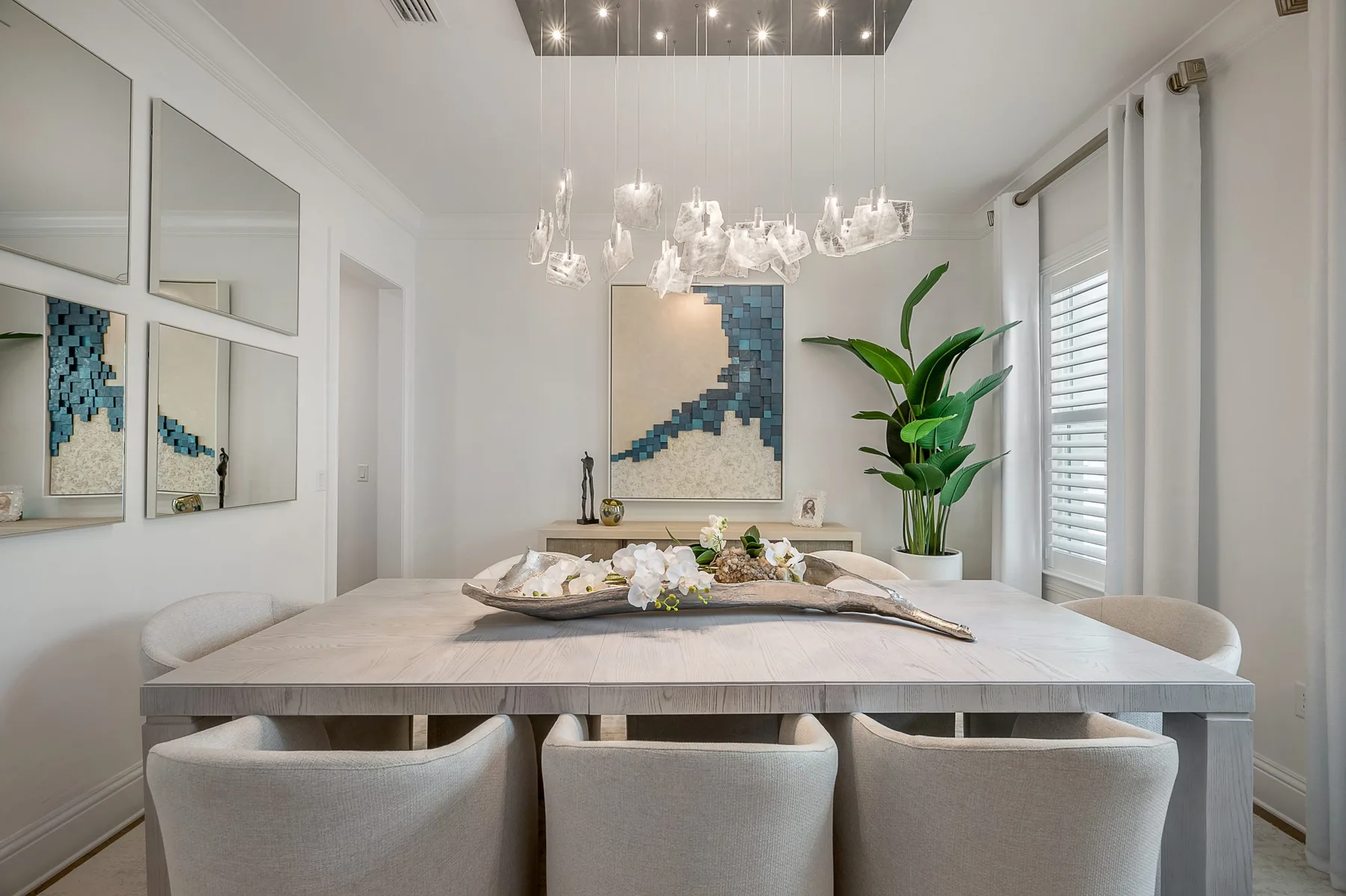 Custom home interior with millwork and architectural detail, West Tampa